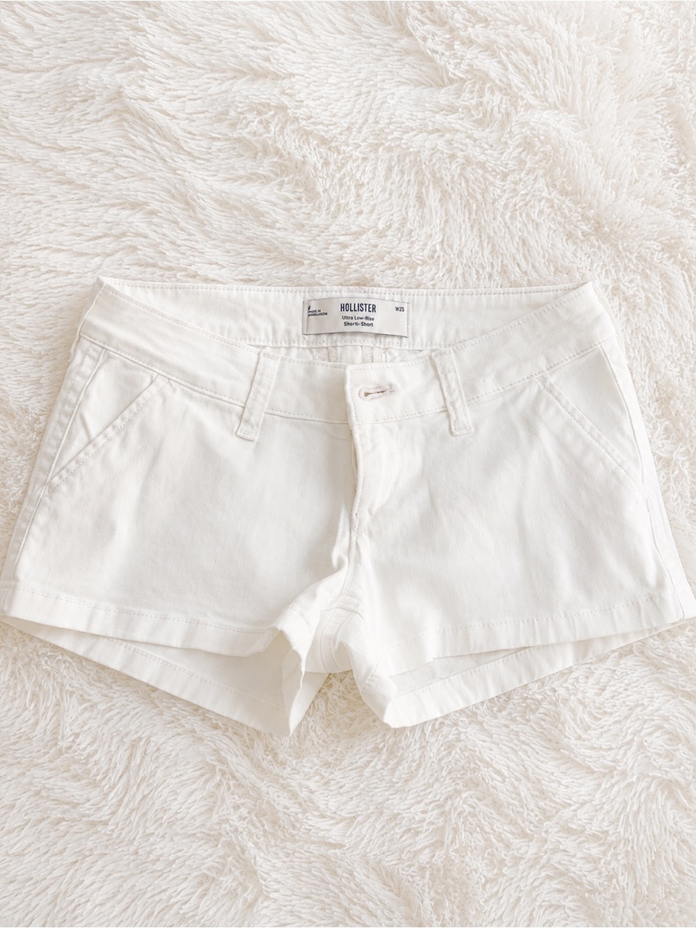 Hollister Women's White Low-Rise Denim Shorts